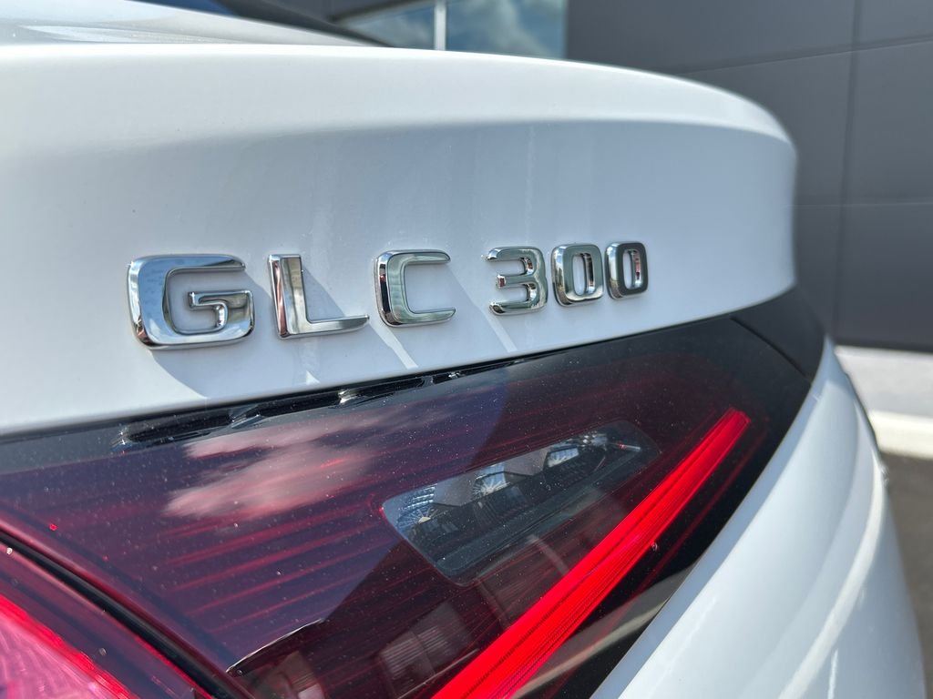 New 2026 Polar White Mercedes-Benz GLC300 image 30