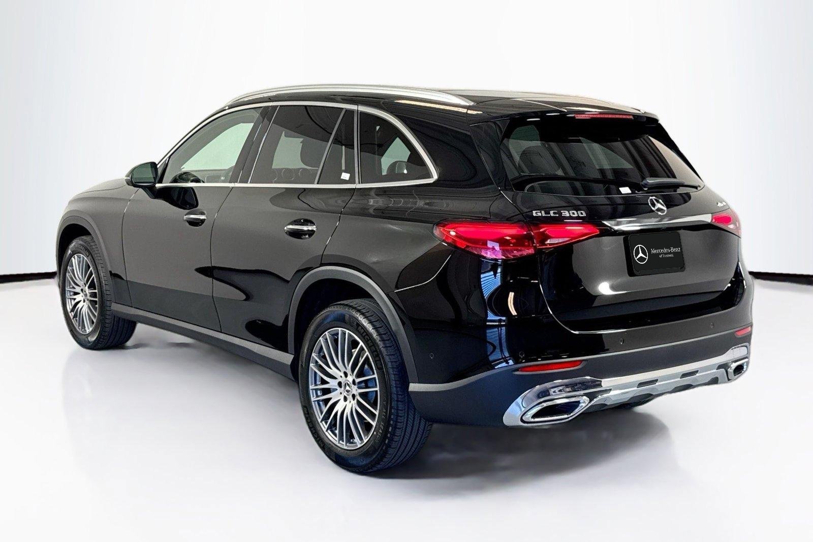 New 2026 Black Mercedes-Benz GLC 300 image 7