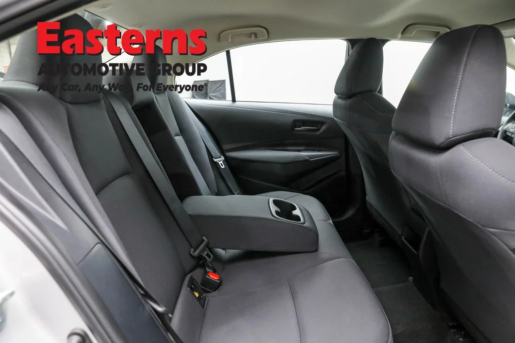 Used 2022 Silver Toyota LE image 21