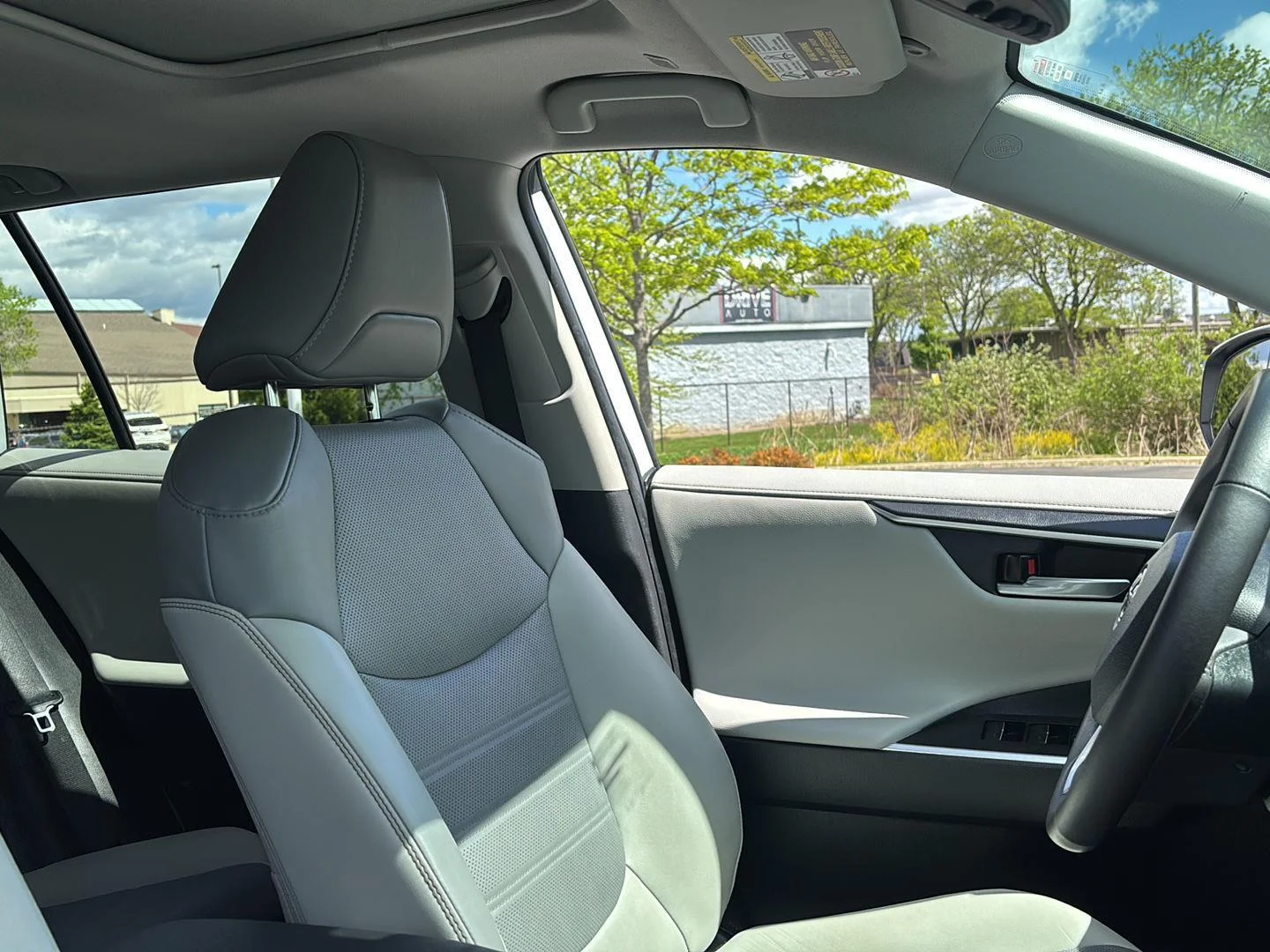 Used 2023 Wind Chill Pearl Toyota Limited image 13