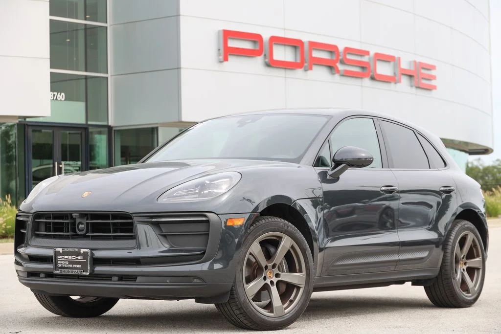 2026 Porsche Macan Base