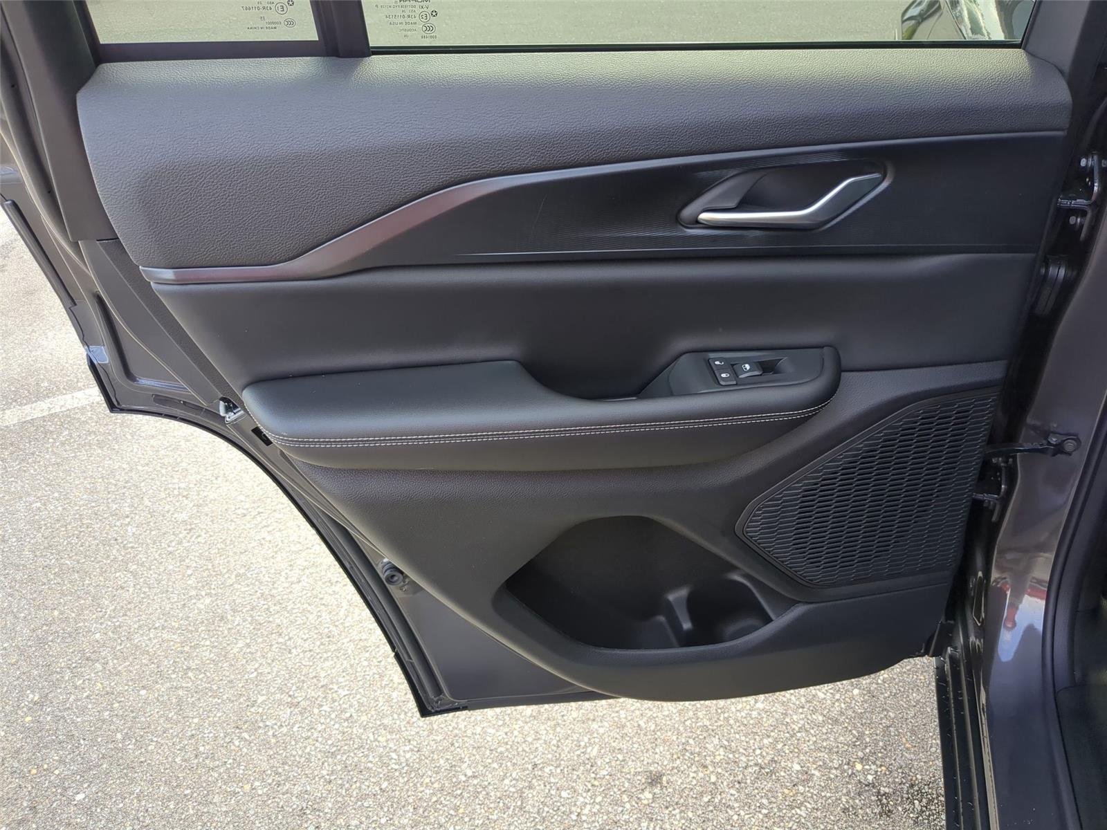 New 2026 Baltic Gray Metallic Clear-Coat Exterior Paint Jeep Laredo image 23