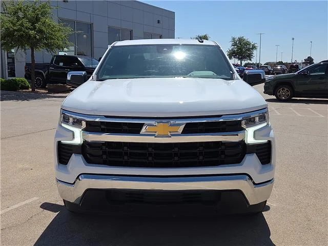 Used 2025 Summit White Chevrolet LT w/1LT 4x2 Crew Cab 5.75 ft. box 147.4 in. WB image 7