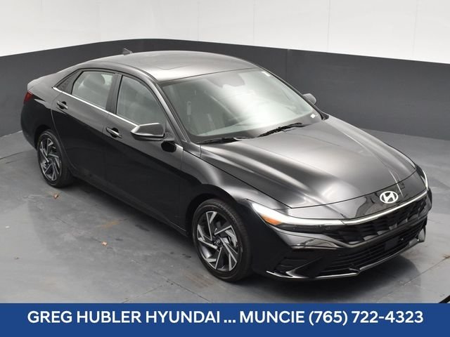Used 2025 Black Hyundai SEL Convenience image 48