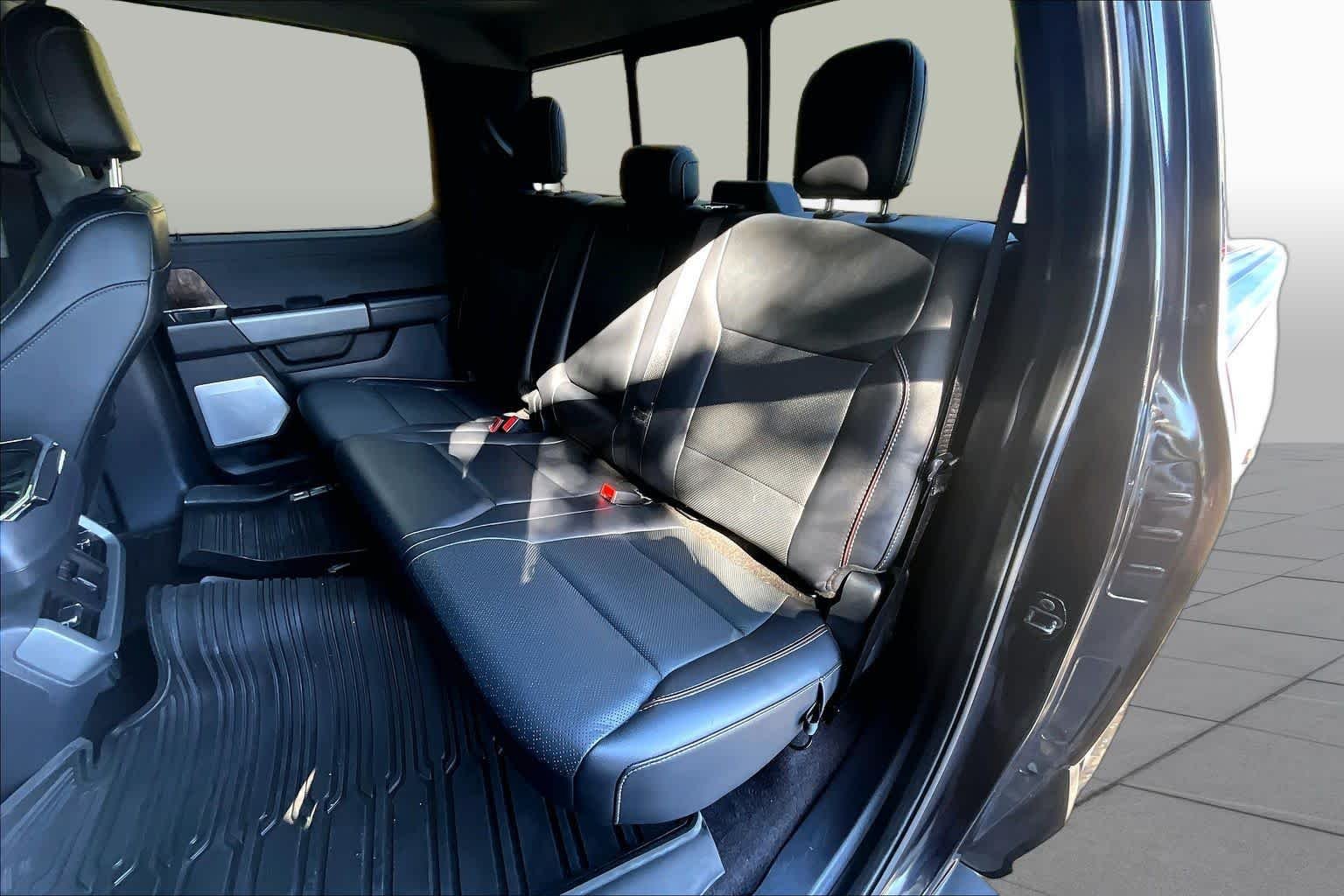 Used 2021 Agate Black Metallic Ford LARIAT image 20