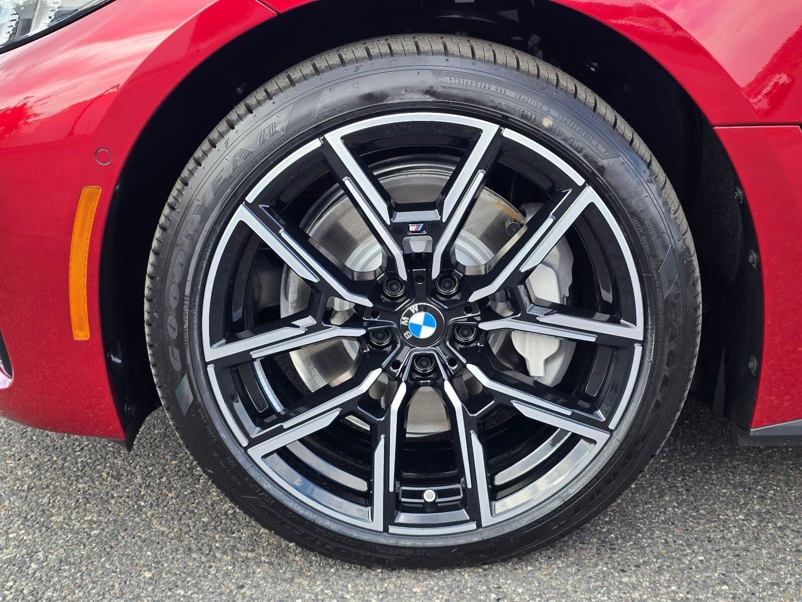 New 2026 Vegas Red Metallic BMW xDrive40 image 9