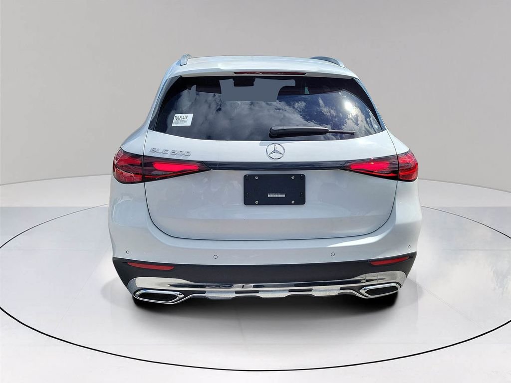 New 2026 MANUFAKTUR Moonlight White Metallic Mercedes-Benz GLC 300 image 5