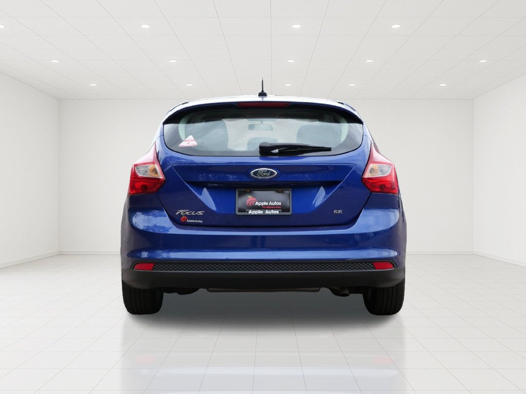 Used 2012 Blue Ford SE image 4