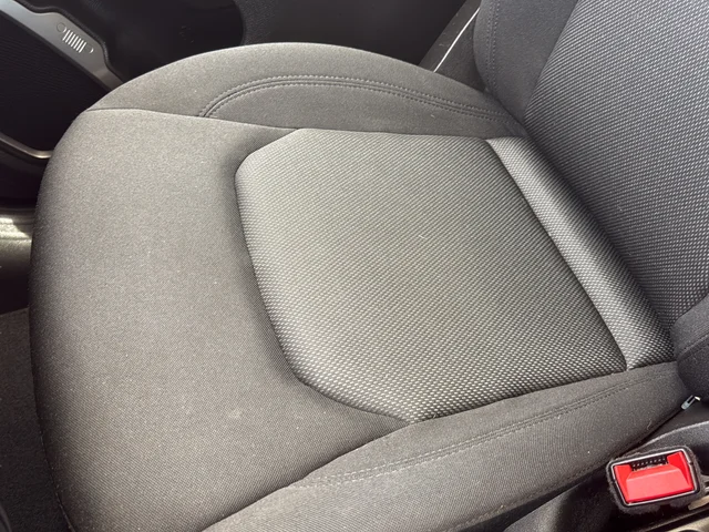 Used 2023 White Jeep Latitude image 24