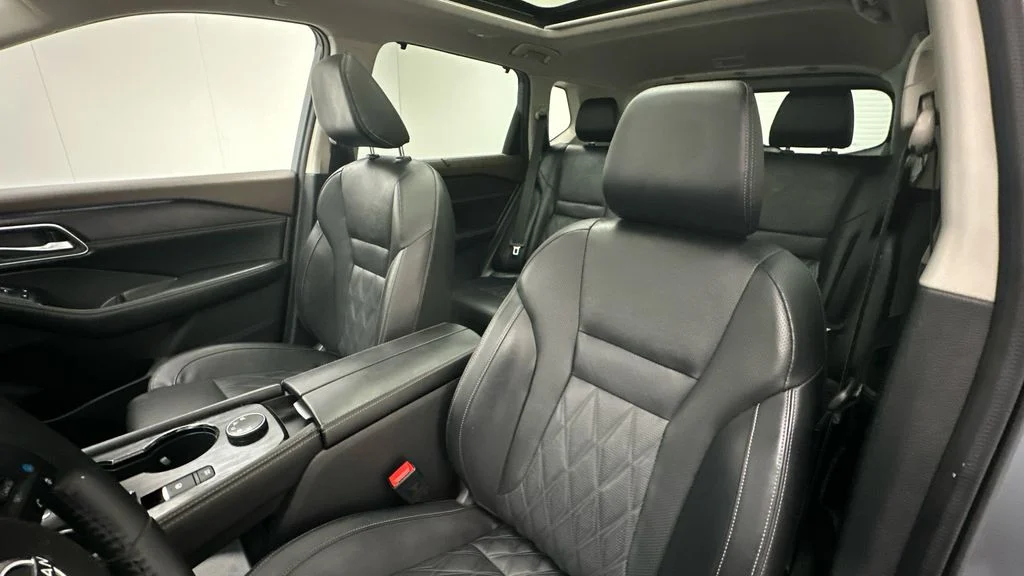 Certified Used 2023 Gray Nissan Platinum image 9