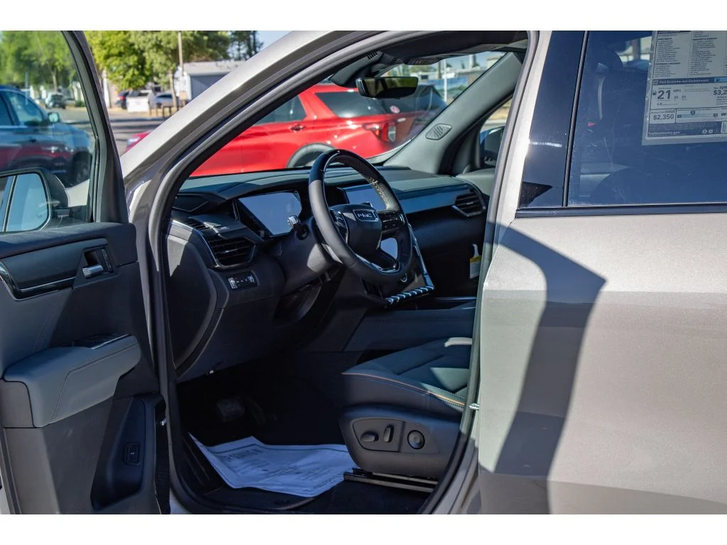 New 2026 RIVERSTONE METALLIC GMC AWD AT4 image 29
