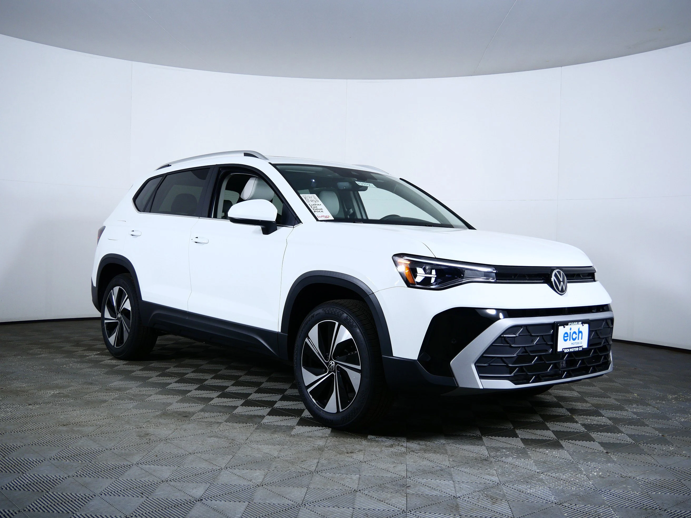 New 2026 Pure White Volkswagen SE image 1