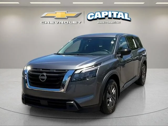 Used 2023 Gray Nissan S image 1