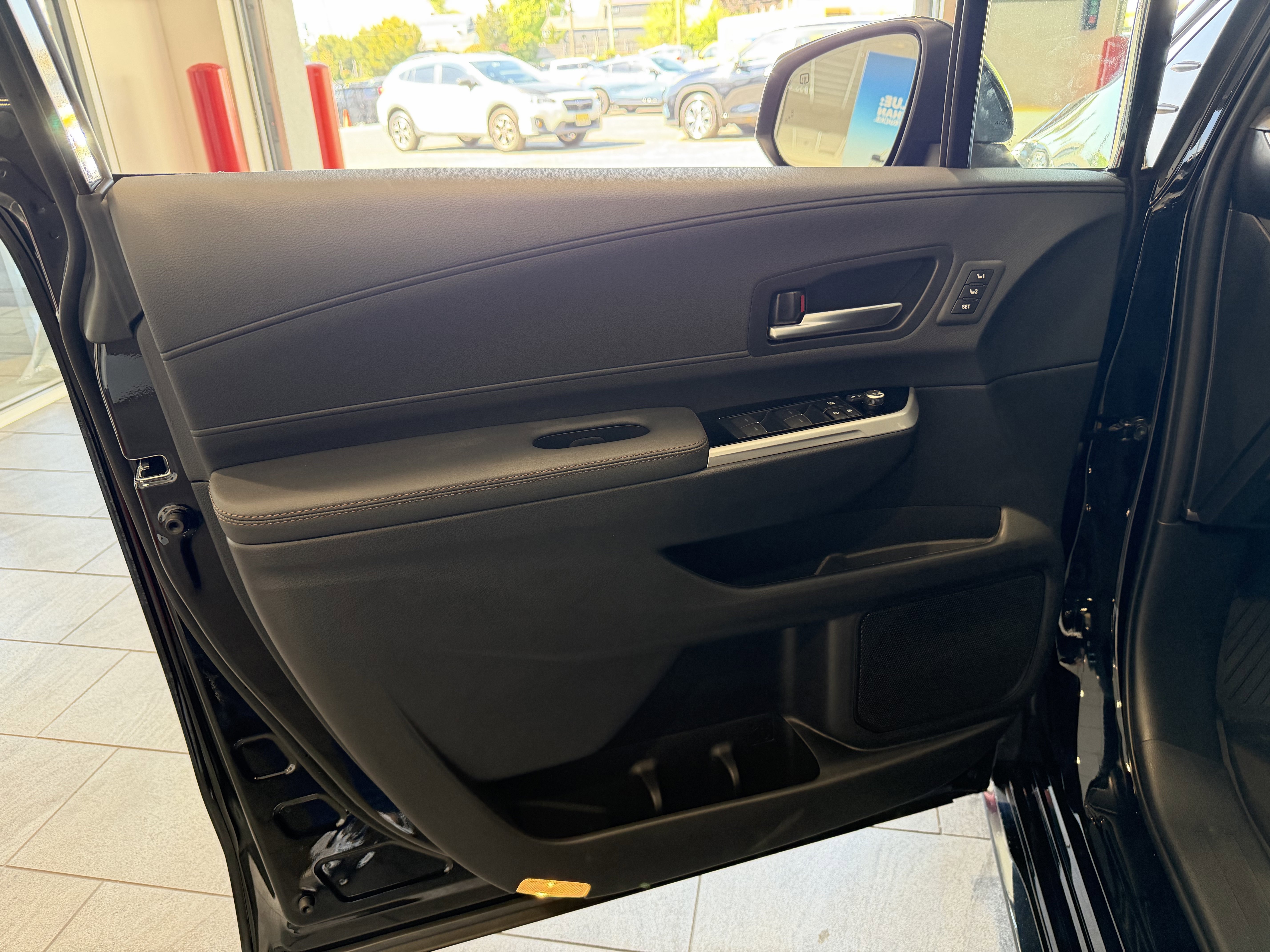 2026 Toyota Sienna Platinum - Photo 53