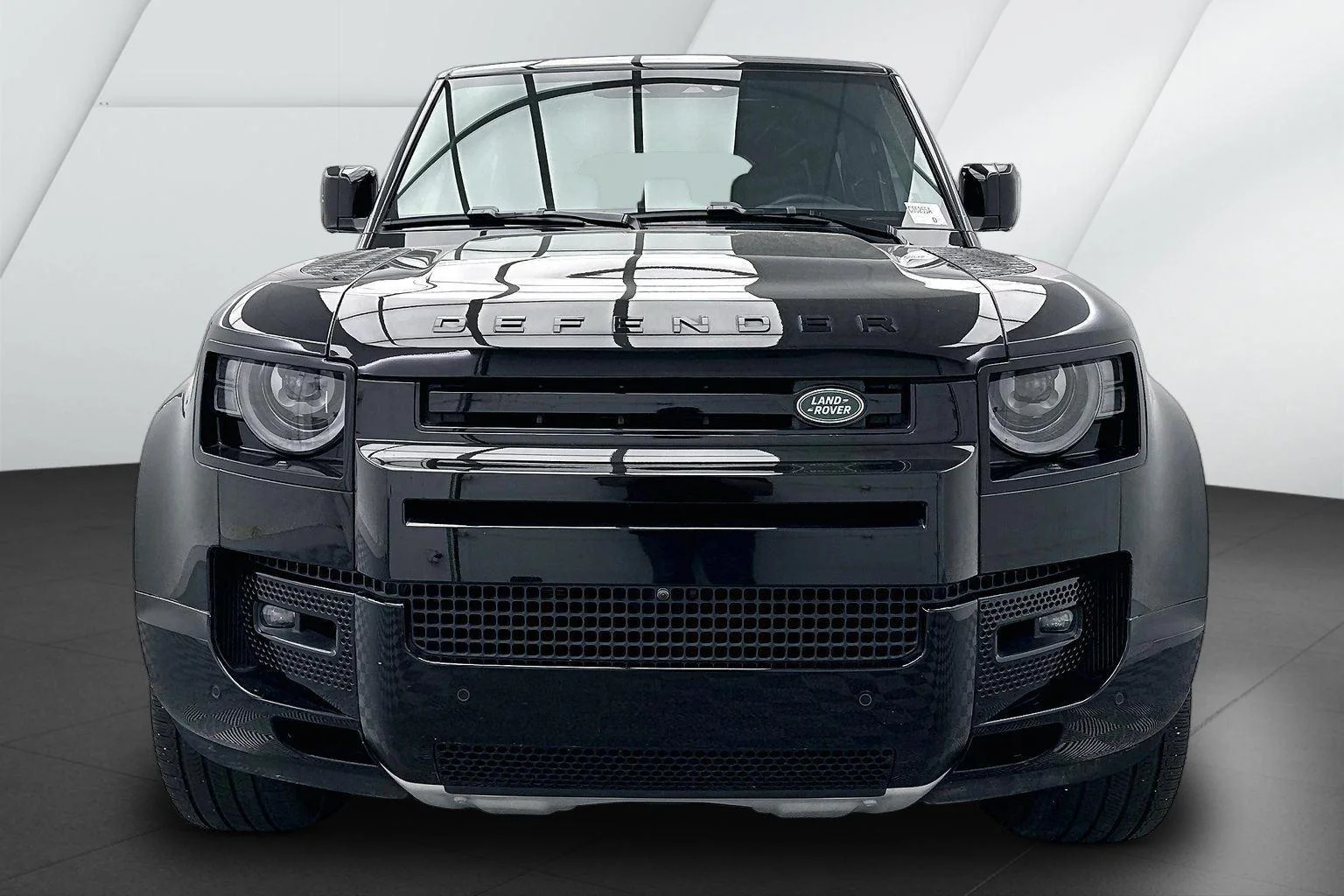 Used 2025 Santorini Black Metallic Land Rover V8 image 2
