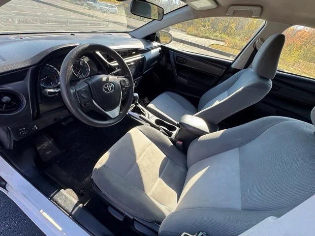 Used 2017 White Toyota L image 14