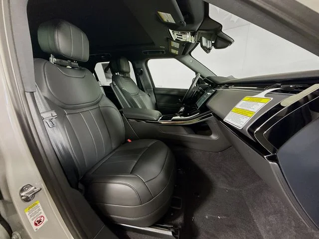 New 2026 Borasco Grey Metallic Land Rover Dynamic SE image 30