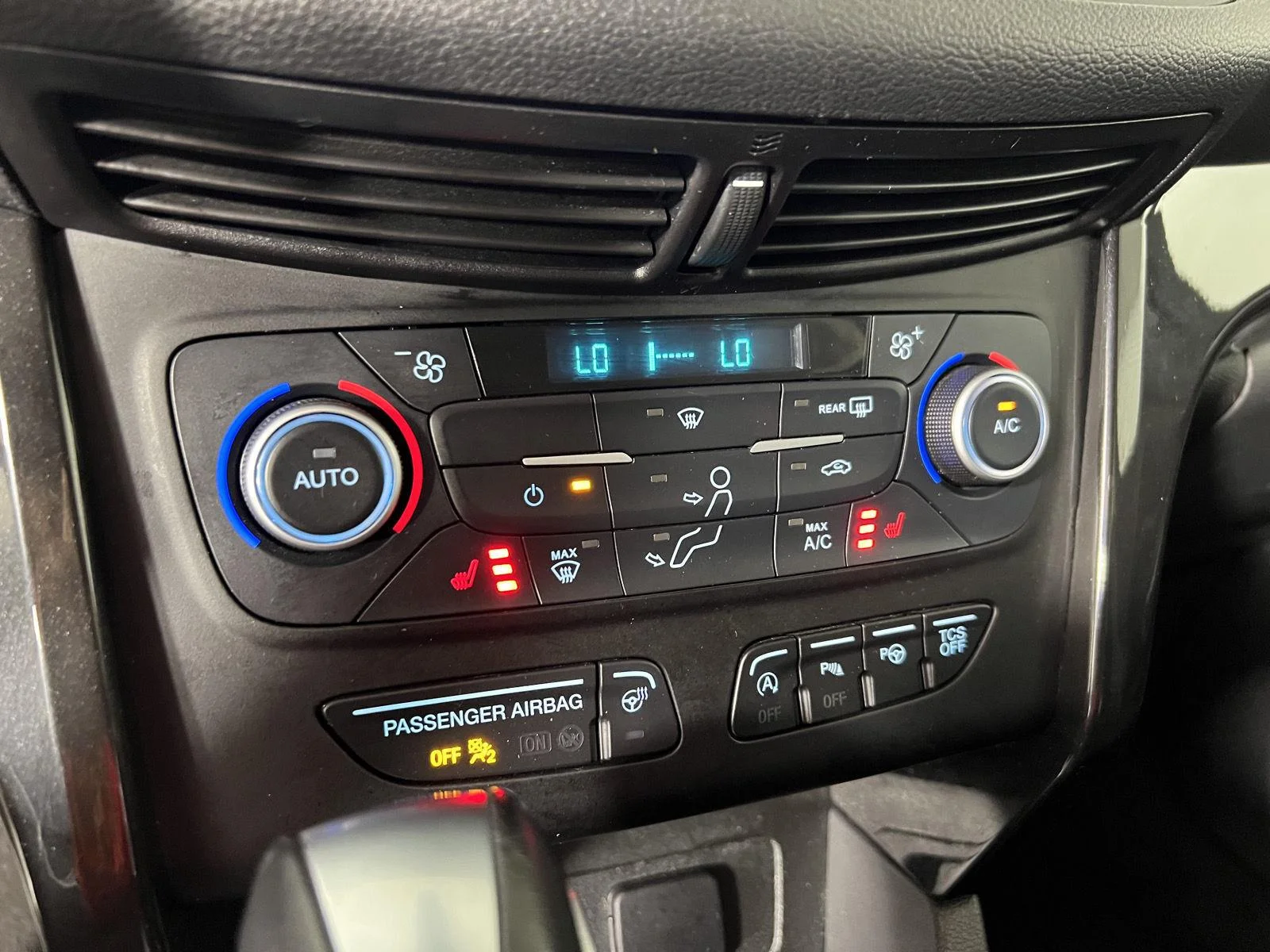 Used 2019 Ingot Silver Ford Titanium image 21