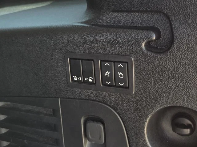 Used 2019 Silver Chevrolet Premier image 15