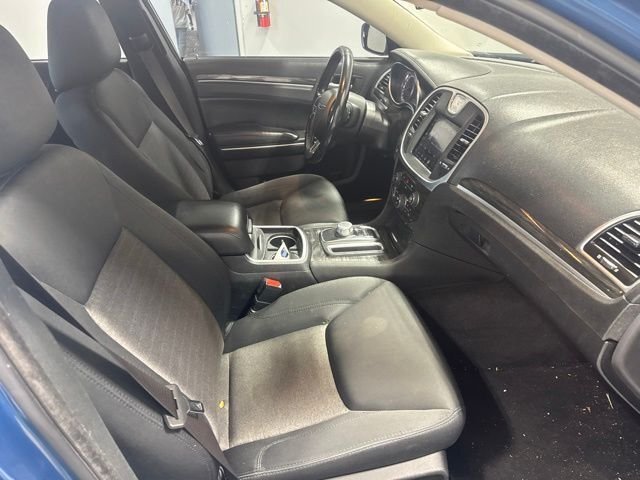 Used 2020  Chrysler Touring image 23
