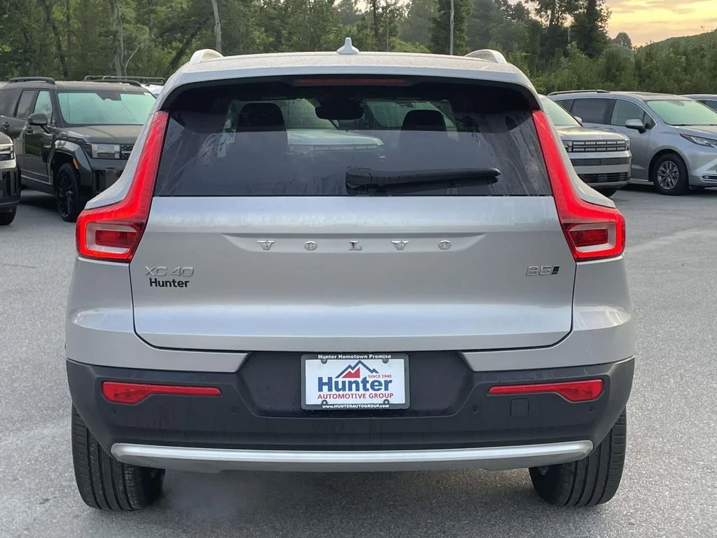 2025 Volvo XC40 Core - Photo 27