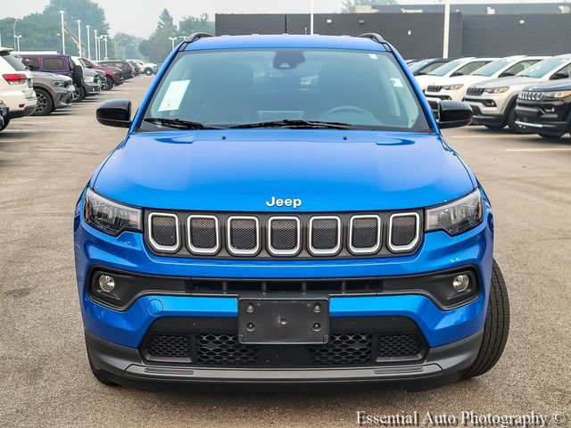 Used 2022 Blue Jeep Latitude image 4