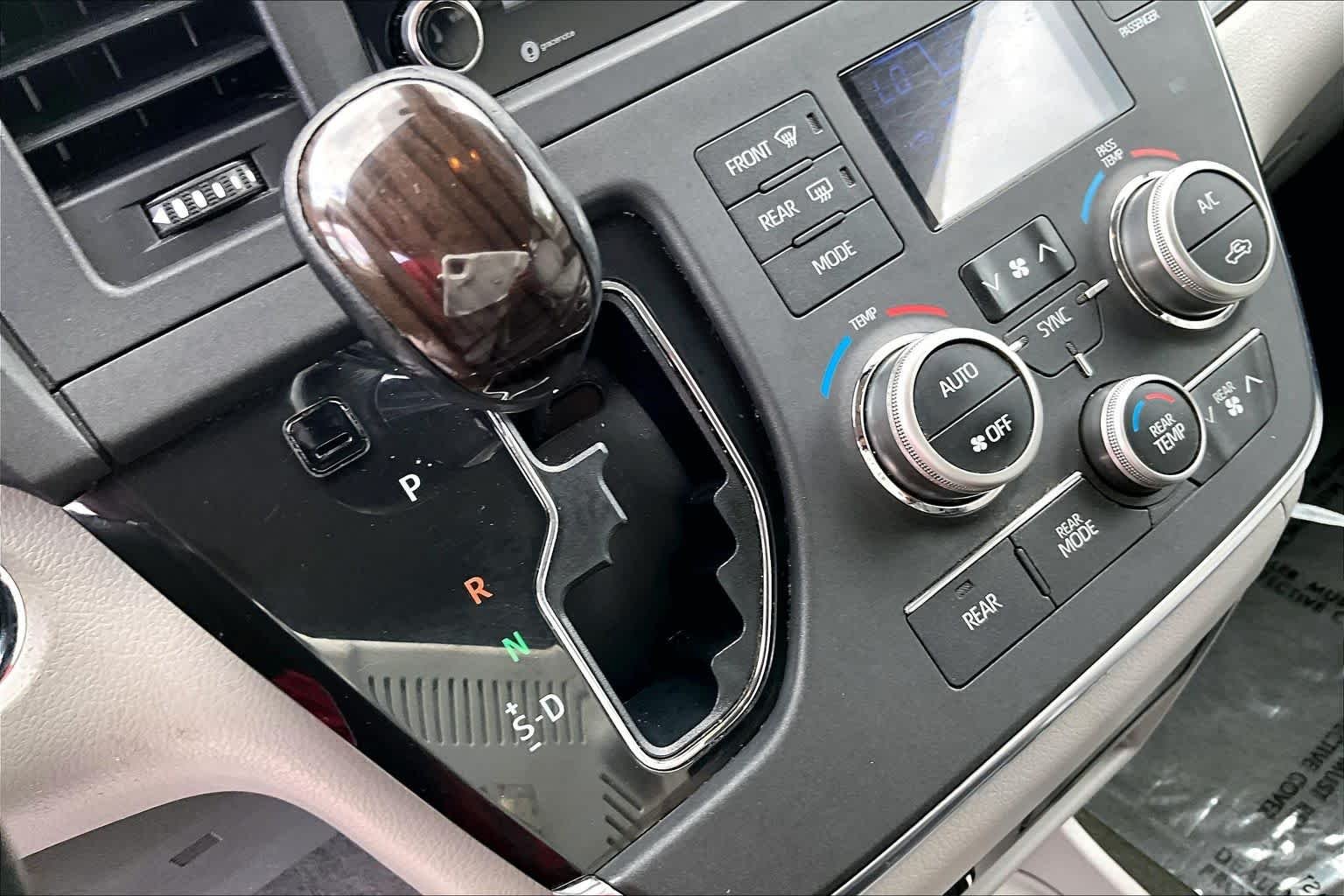 Used 2018 Midnight Black Metallic Toyota XLE image 14