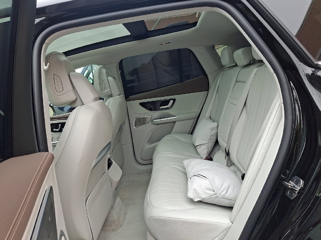 Used 2024 Obsidian Black Metallic Mercedes-Benz 350 SUV image 10