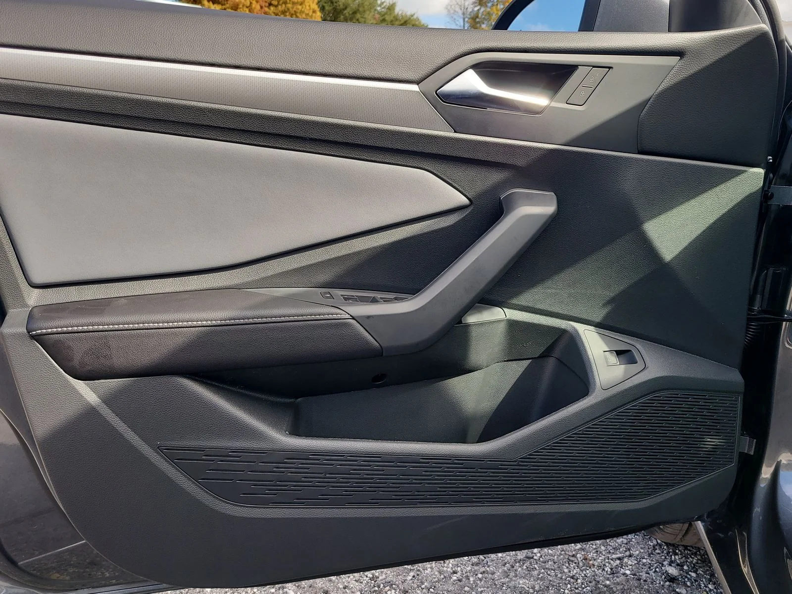 New 2026 Platinum Gray Metallic Volkswagen 1.5T SE image 15