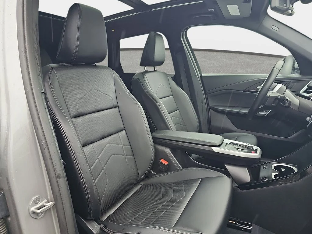 Used 2025 Silver BMW xDrive28i image 36