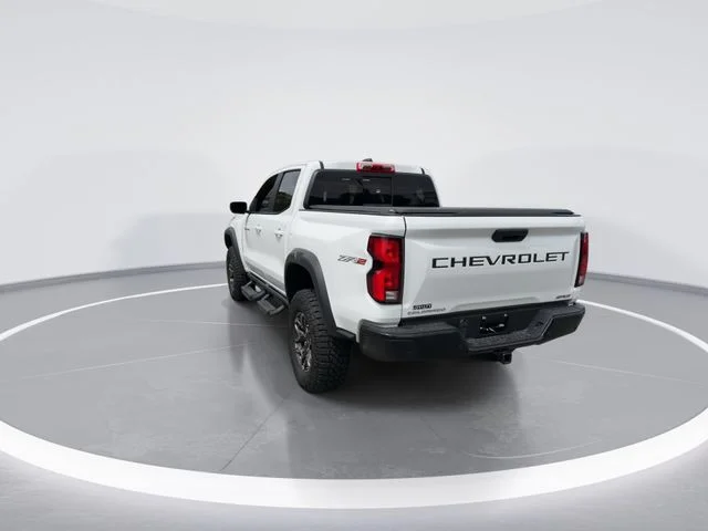 Used 2025 White Chevrolet ZR2 image 7