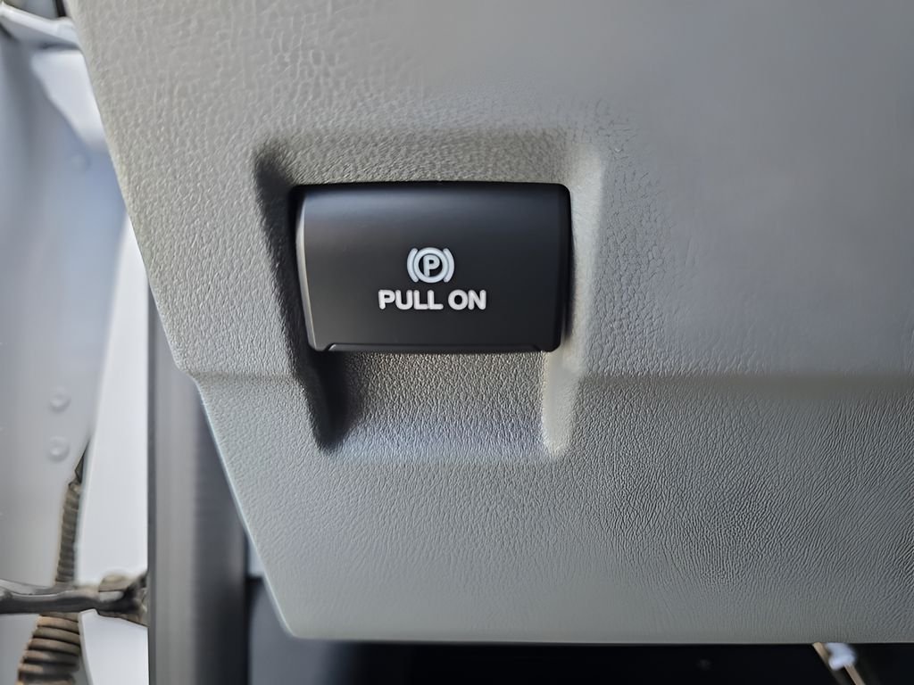Used 2024 Oxford White Ford XLT image 35