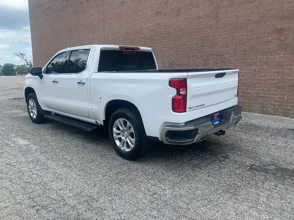 Used 2023 Summit White Chevrolet LTZ image 3