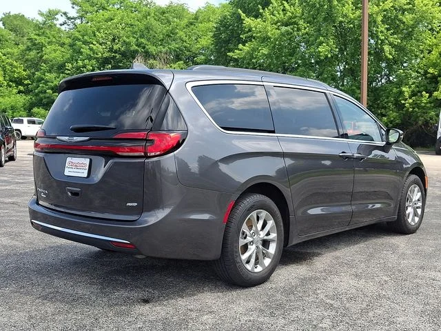 Used 2022 Gray Chrysler Touring L image 11