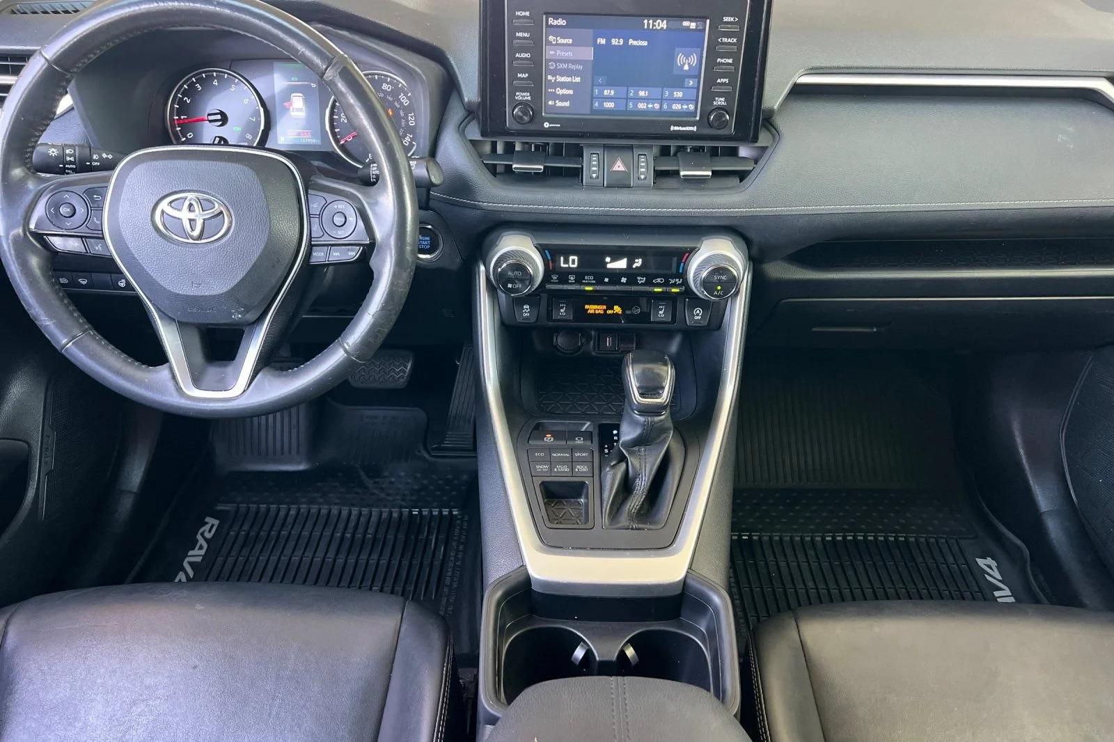 Used 2020 Gray Toyota XLE Premium image 13