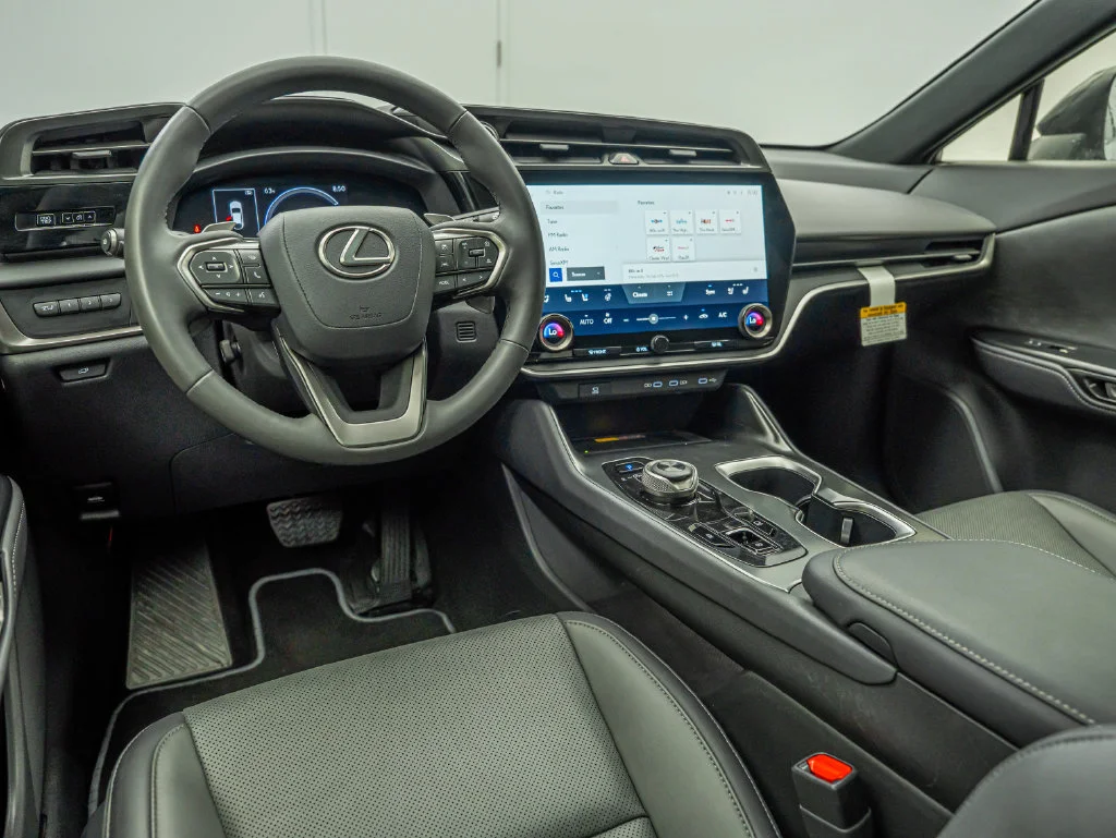Certified Used 2024 IRIDIUM Lexus 300e Premium image 28