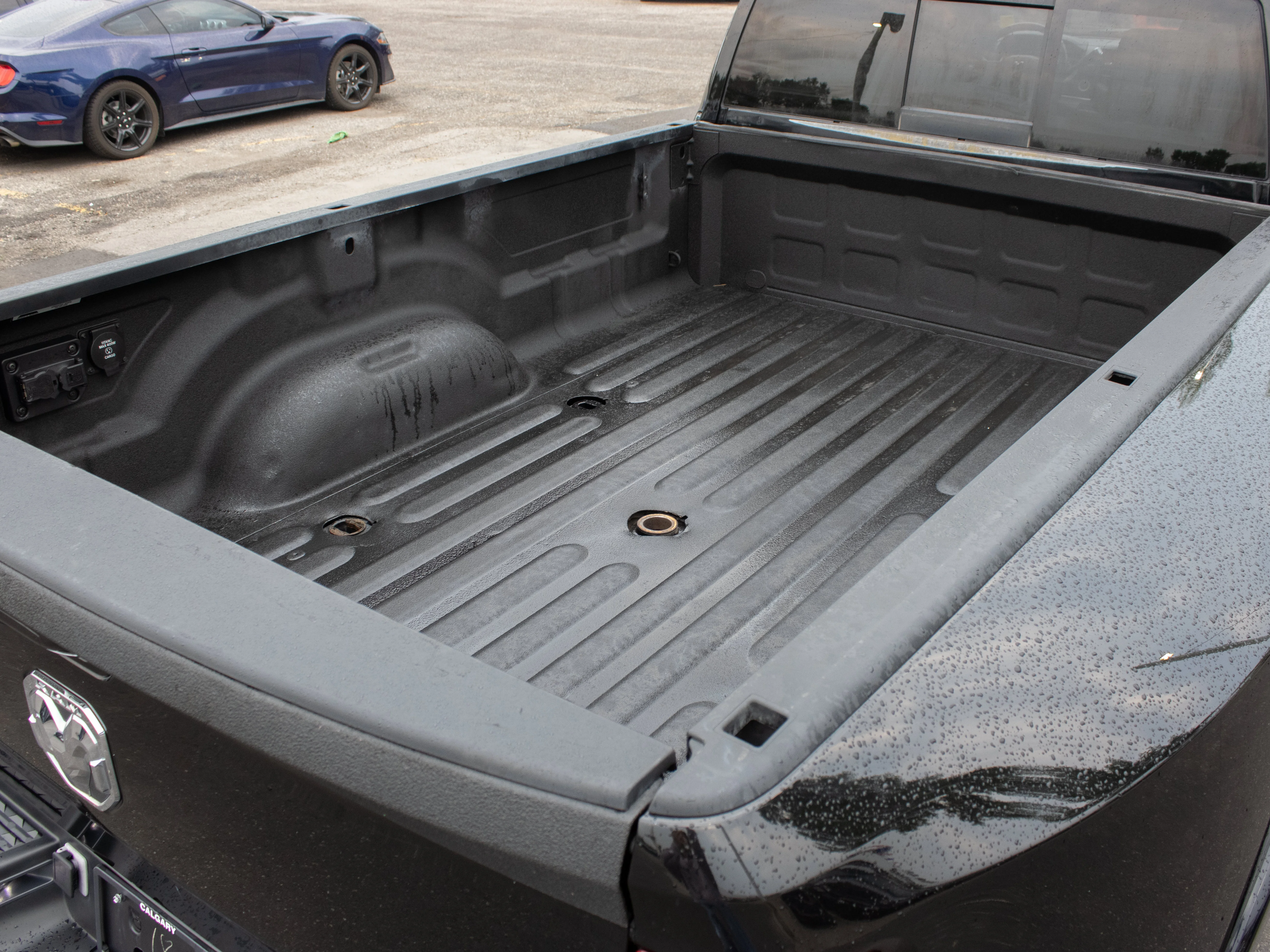 Used 2023 Black RAM Limited*Dually | 6.7L Cummins HO | 4.10 Rear Axle | 5th Wheel & Gooseneck Prep | image 17
