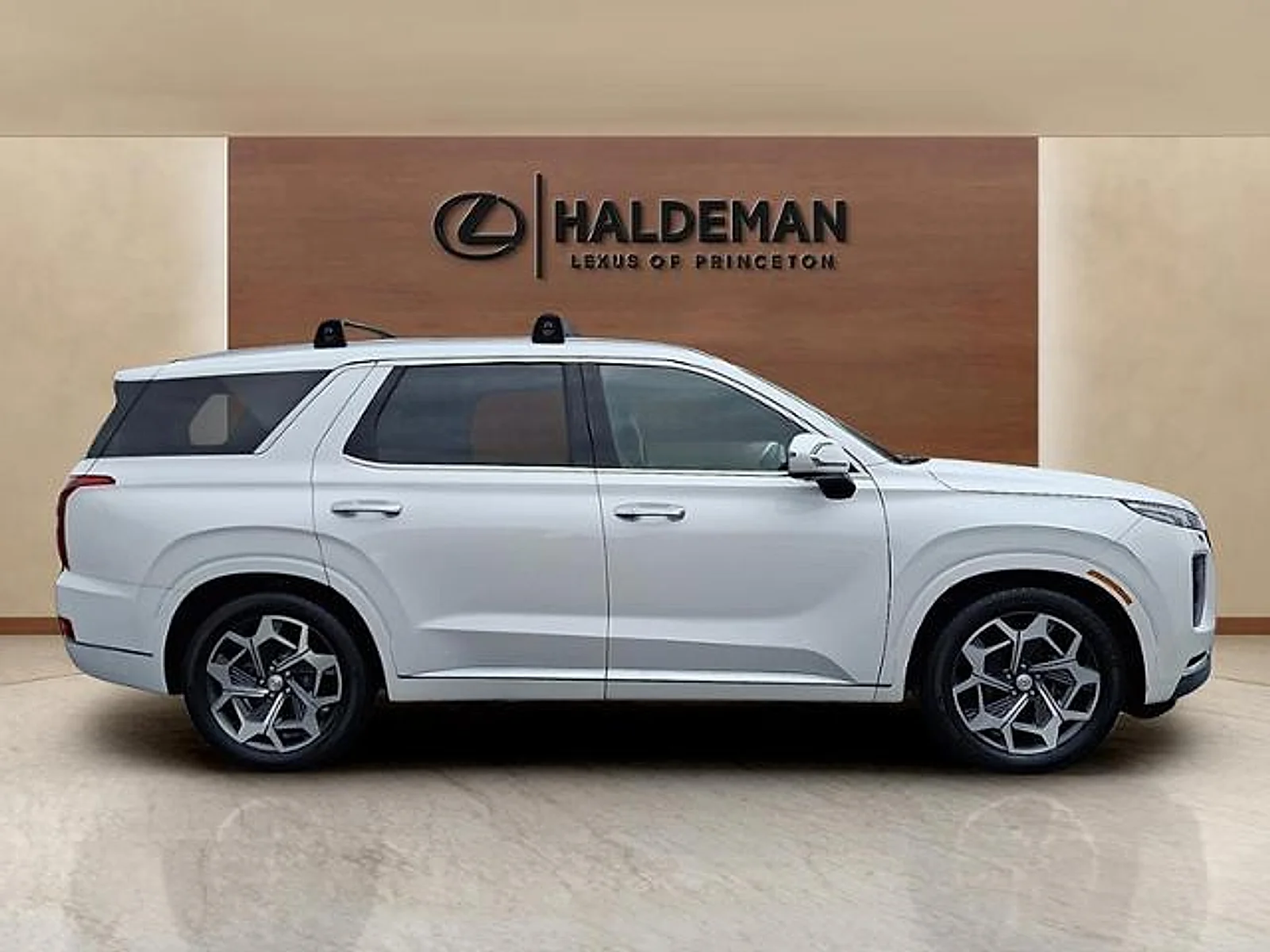 Used 2021 Hyper White Hyundai Calligraphy image 7
