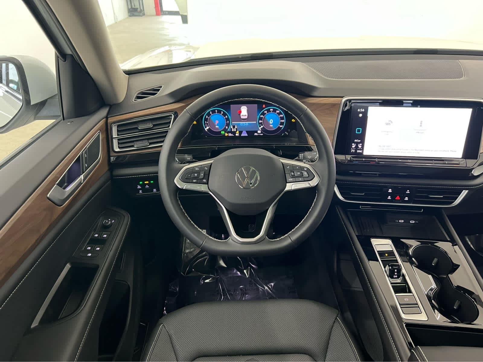 New 2026 Opal White Pearl Volkswagen 2.0T SE w/Technology image 27