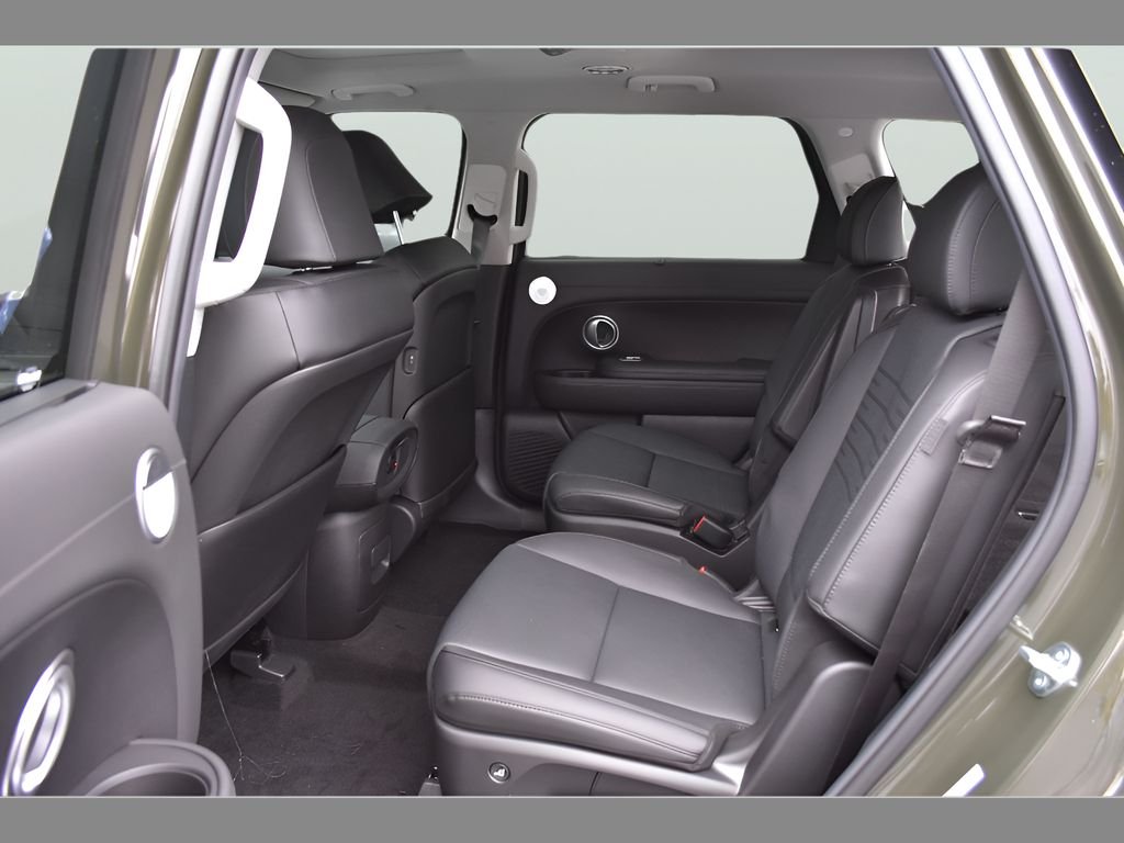 New 2026 Titan Charcoal Pearl Hyundai Limited FWD image 42
