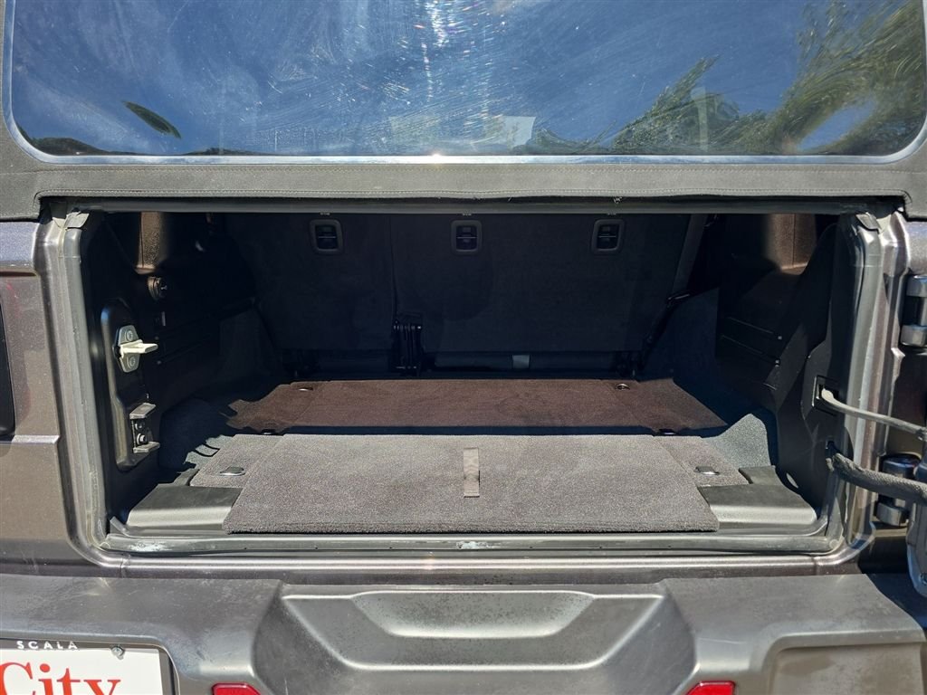 Used 2024 Gray Jeep Rubicon image 12