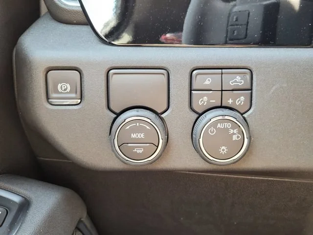2025 Chevrolet Silverado 1500 LT - Photo 27