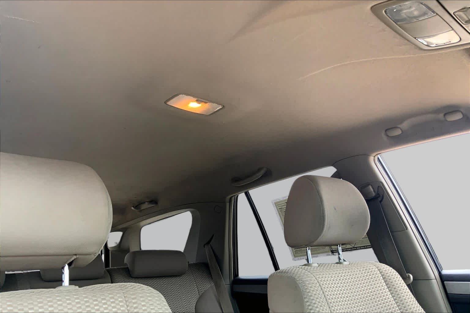 Used 2006 Natural White Toyota SR5 image 13