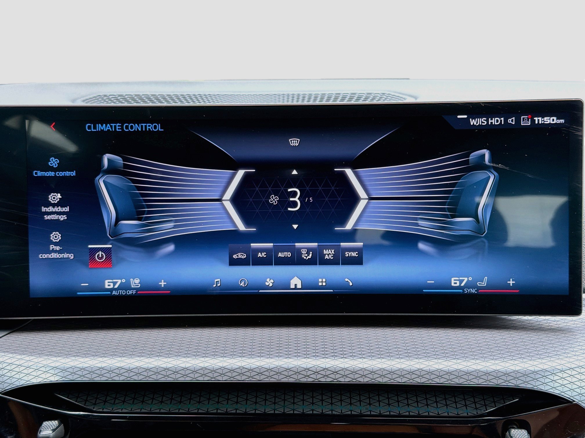 Used 2025 Vegas Red Metallic BMW M440i xDrive image 35