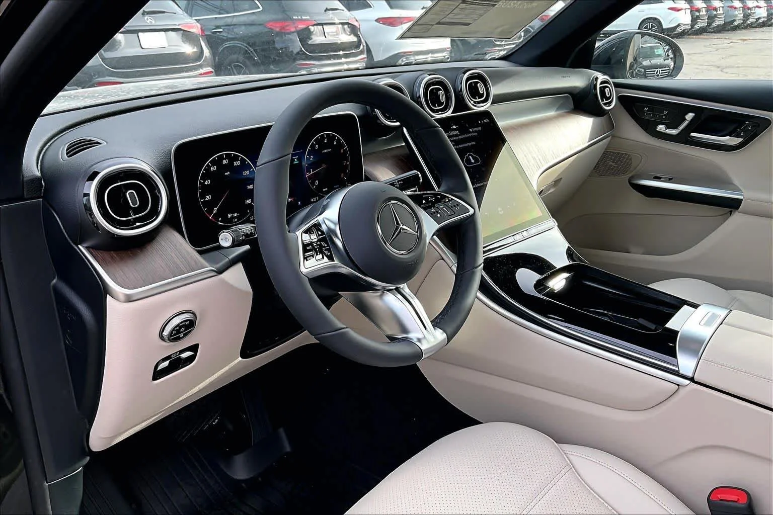 New 2026 040/Black Mercedes-Benz GLC 300 image 10