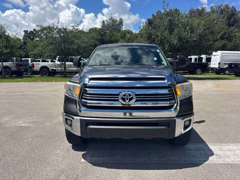 Certified Used 2017 Magnetic Gray Metallic Toyota SR5 image 3