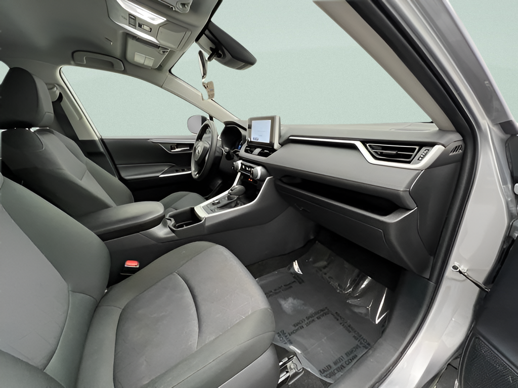 Used 2025 Silver Sky Metallic Toyota XLE image 7