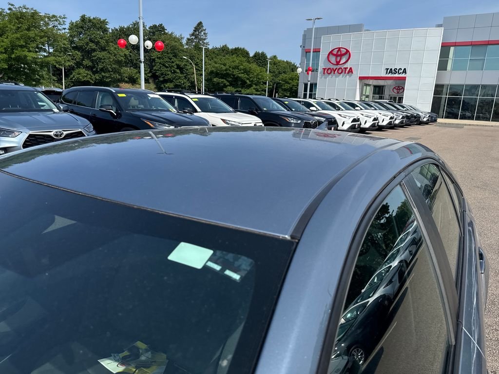 Used 2020  Toyota LE image 42