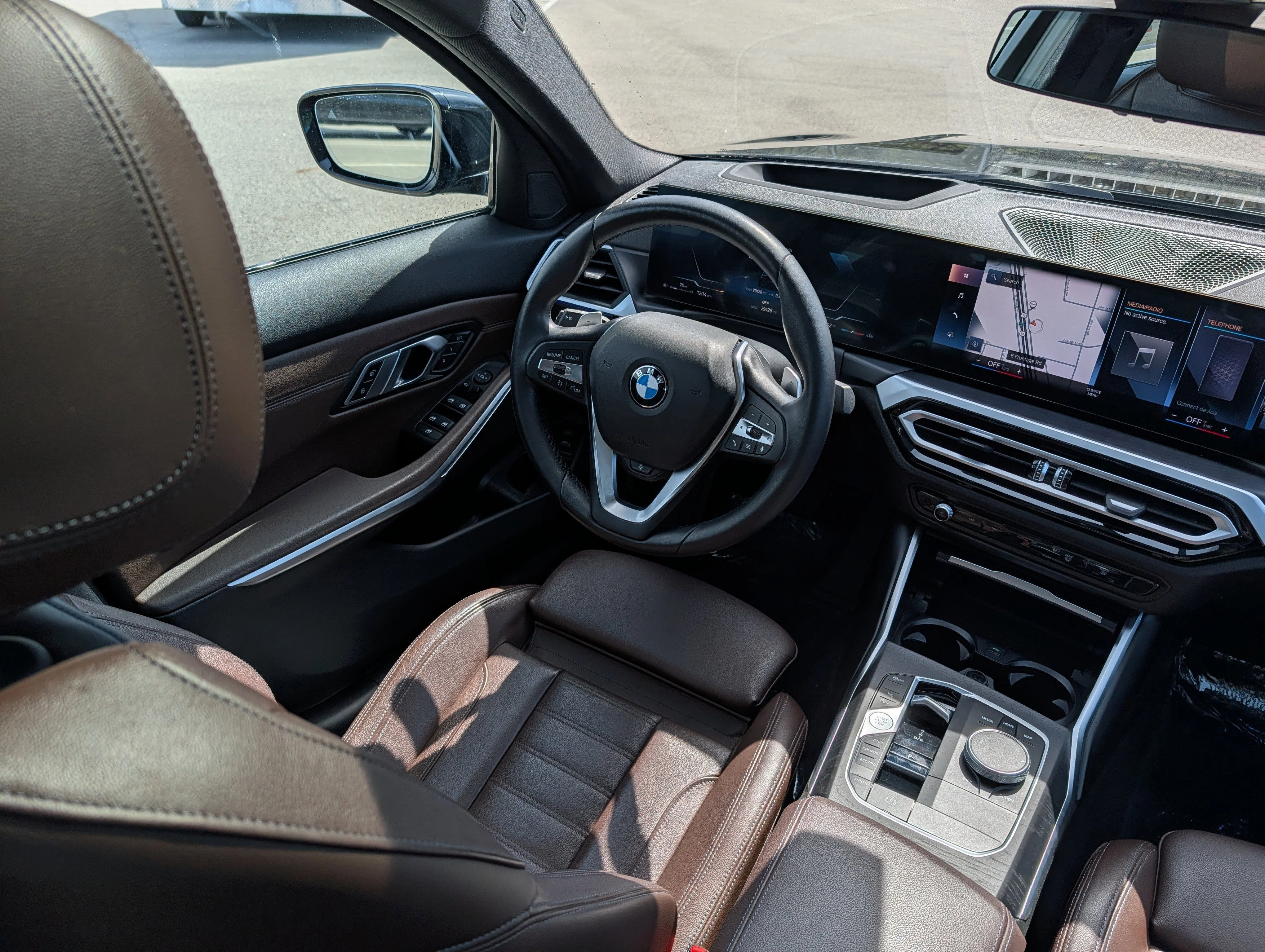 2023 BMW 3 Series 330i - Photo 9