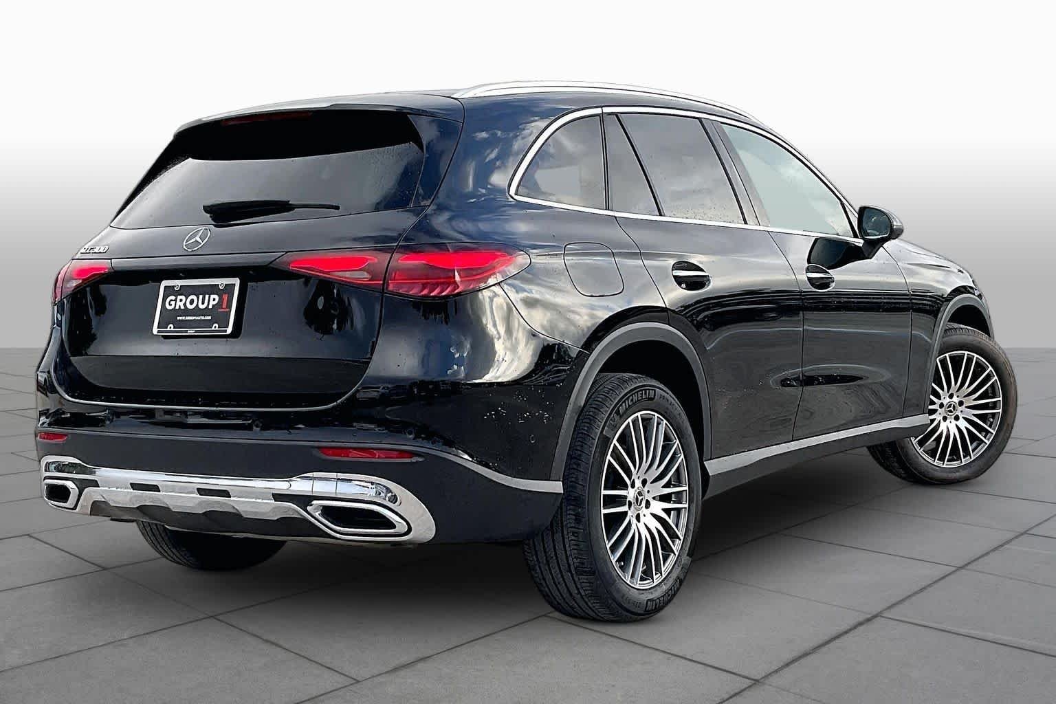 Used 2025 Black Mercedes-Benz GLC 300 image 13